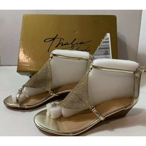 Thalia Sodi Woman’s Gold Heel size 7M New In Box